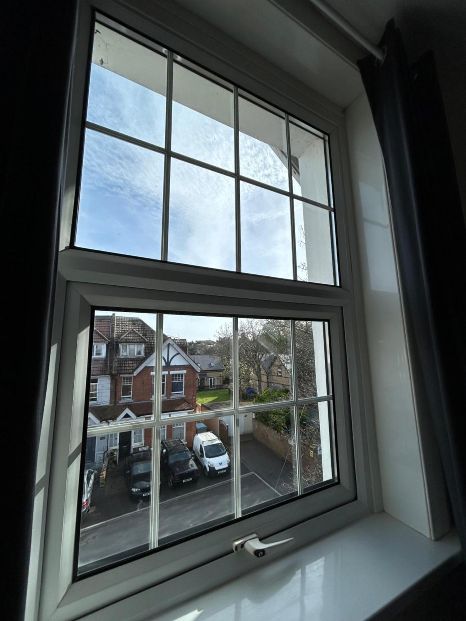 Seaside Rentals Bournemouth - 2Br, Upto 6Ppl, Beach 3 Min Walk, Dogs Ok, Wifi, Park 2 Cars Zewnętrze zdjęcie